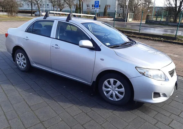 samochody osobowe Toyota Corolla cena 17000 przebieg: 215828, rok produkcji 2008 z Zawiercie